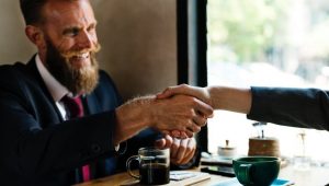 3 مهارت که شما را به یک فروشنده حرفه ای تبدیل می کند!